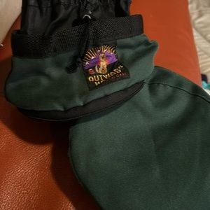 outward hound pup 2 n 1 bowl and water‎ set